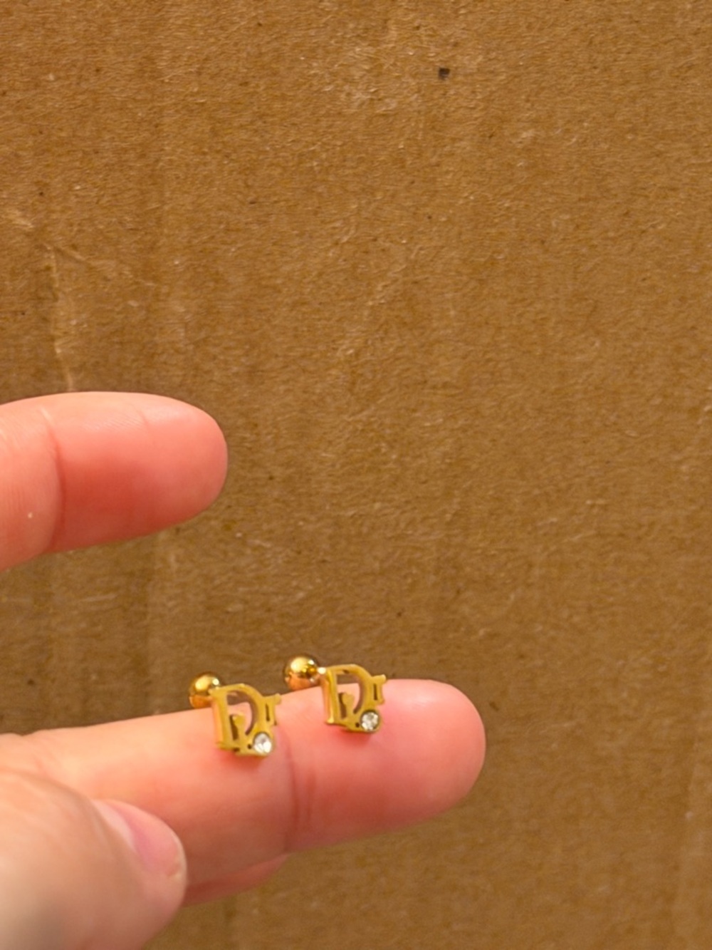 Small stud Earrings d-i-o-r screw on - Picture 4 of 5